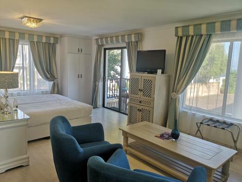 Misty Waves Boutique Hotel