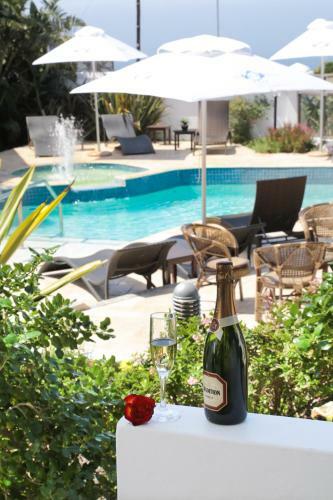Misty Waves Boutique Hotel