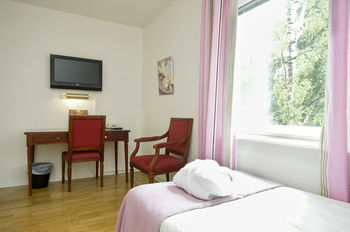 Hotel Attach�