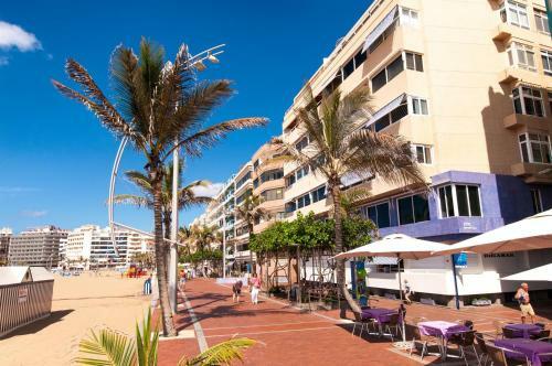 Las Canteras Seafront Apartment
