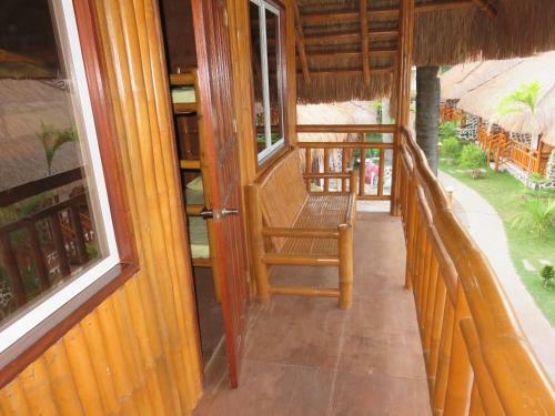 Hotel Kav's Beach Resort