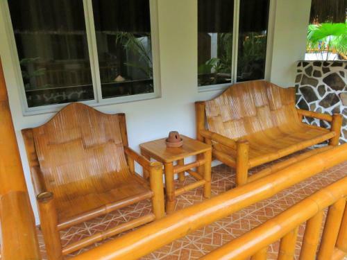 Hotel Kav's Beach Resort