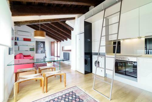 Plaza Redonda Apartments