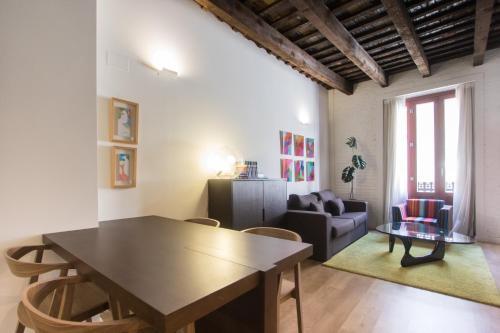 Plaza Redonda Apartments
