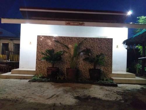 Hotel Calayo Beach Resort