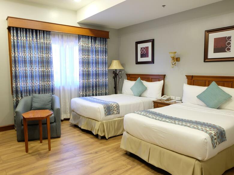 Paragon Hotel And Suites