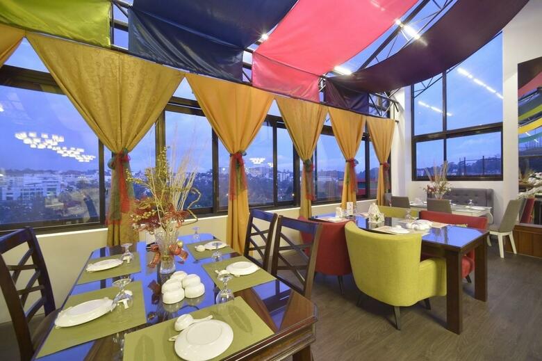 Paragon Hotel And Suites