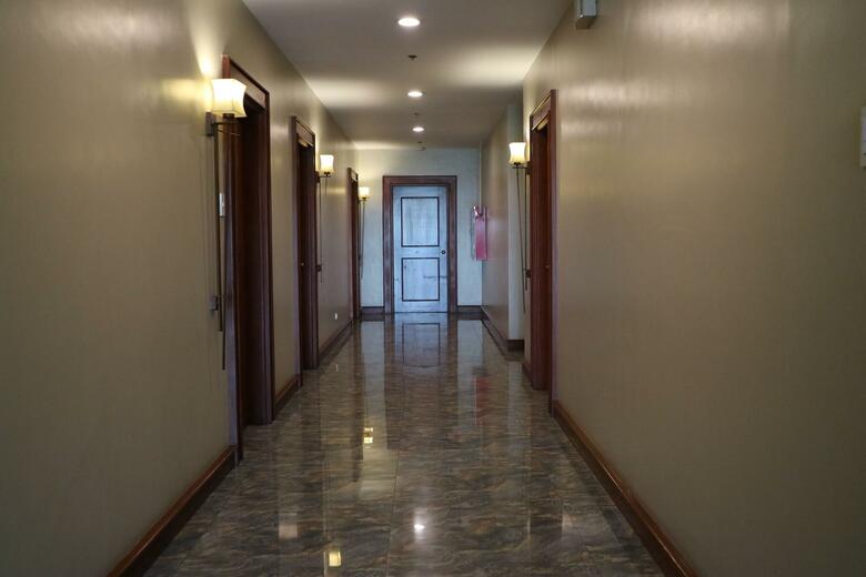 Paragon Hotel And Suites