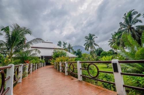 Hotel Daluyon Beach And Mountain Resort