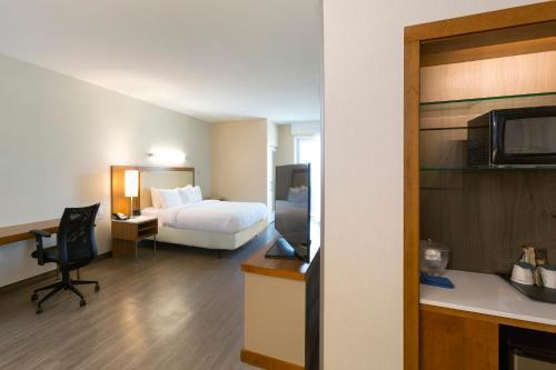 Hotel Springhill Suites Orange Beach At The Wharf