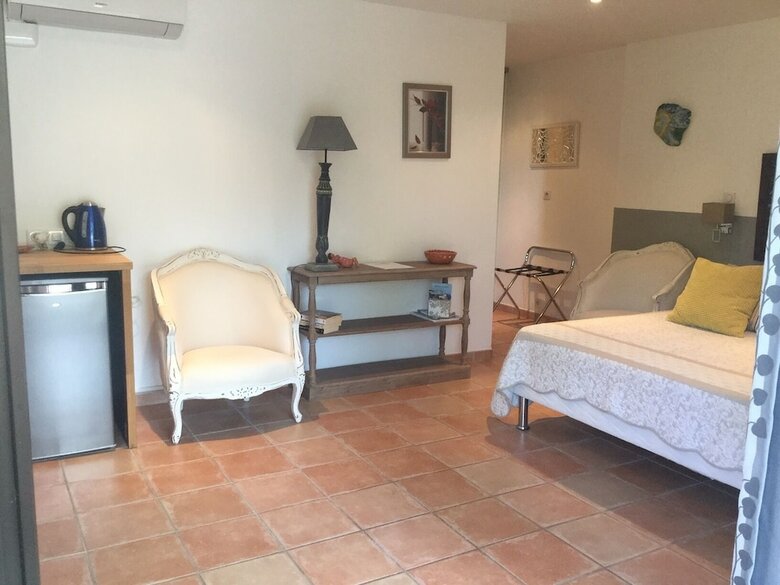 Hostal Le Patio Fleuri
