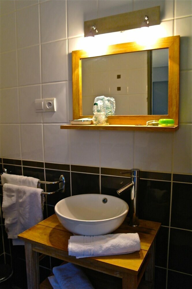 Hotel H�tel Le Grillon