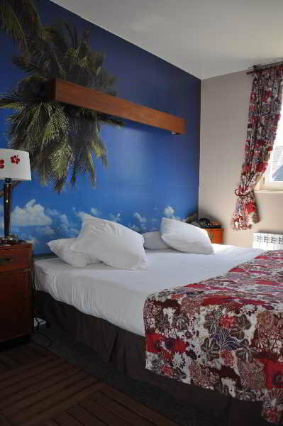 Detective Hotel