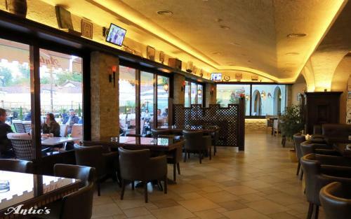 Motel Pizzeria Antic's