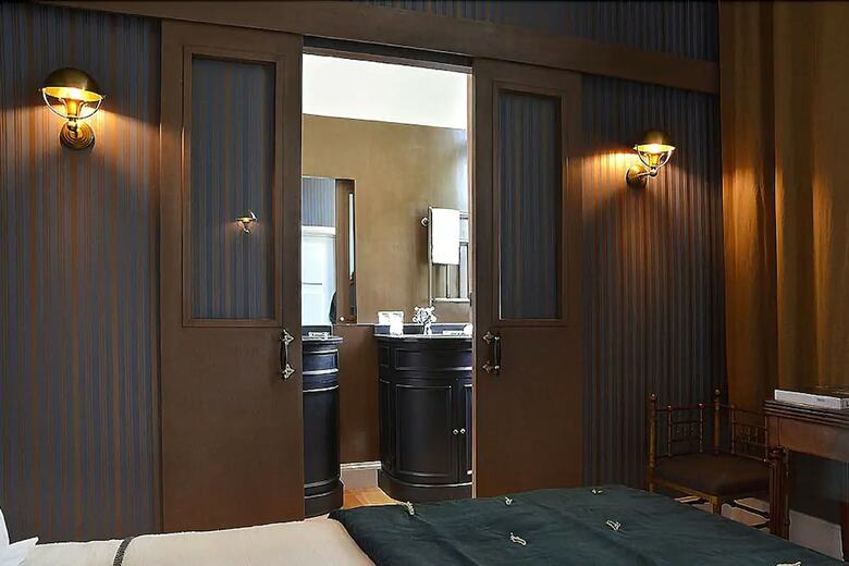 Hostal La Course