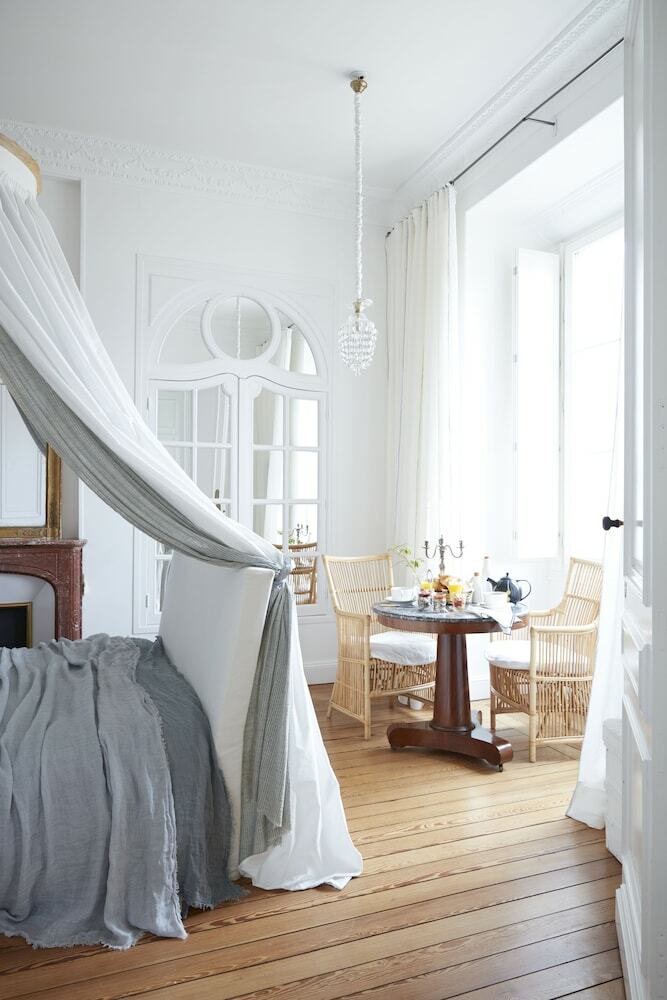 Hostal La Course