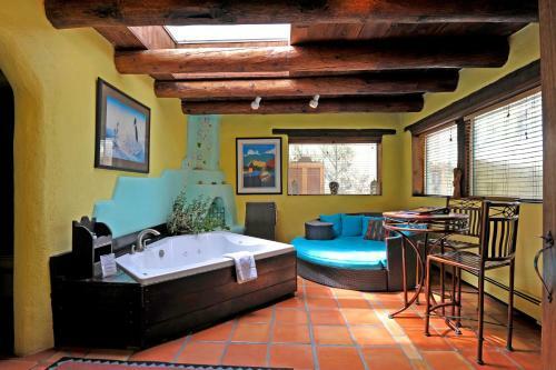 Hacienda Del Sol B&B