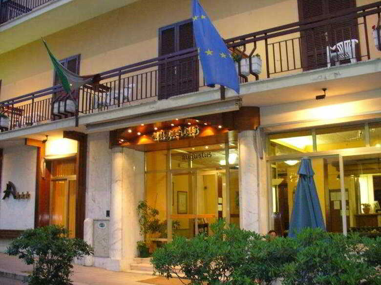 Hotel Augustus