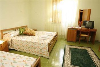 Bed & Breakfast Luana Inn Airport