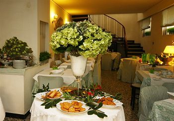 Hotel Eveline Portosole