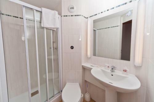 Best Hotel Rouen Est / Val De Reuil