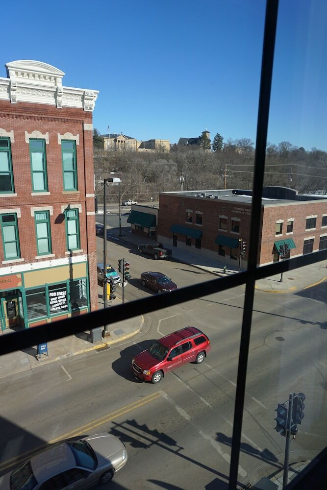 Cobblestone Hotel & Suites - Chippewa Falls
