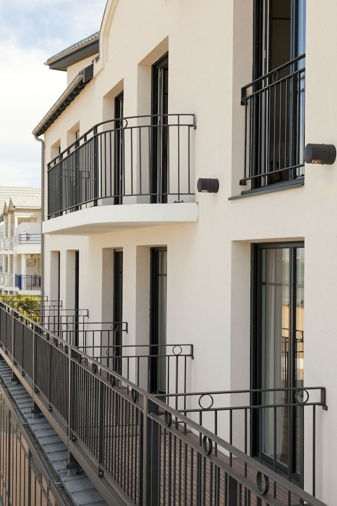 Clarion Collection Hotel Les Flots