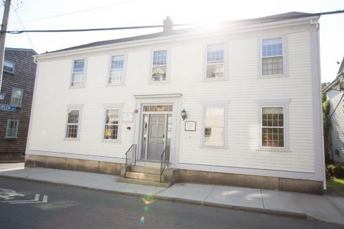 Posada Howland House Inn