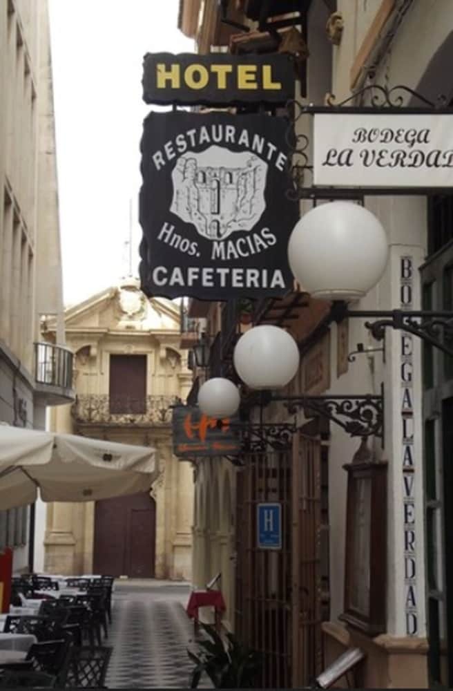 Hotel Hermanos Macias