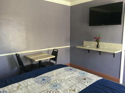 One Ten Motel