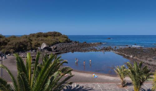 Apartamentos Charco Del Conde