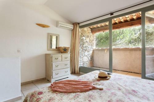 Aparthotel La Bastide Des Ch�nes