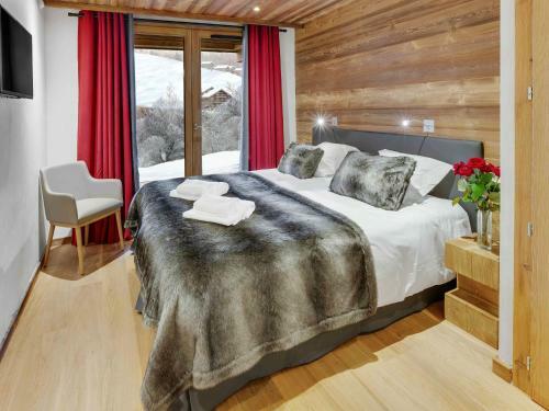 Chalet Macaron - Ovo Network