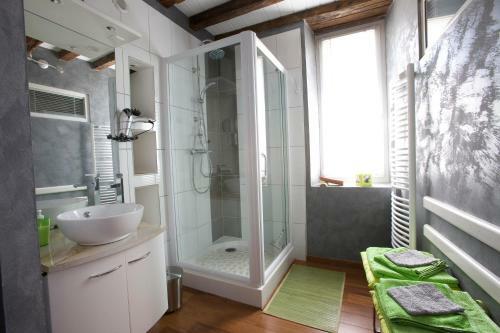 Au D�tour Des Pas Enchant�s