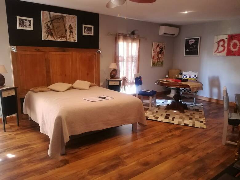 Hostal Les Chambres D'ovaline
