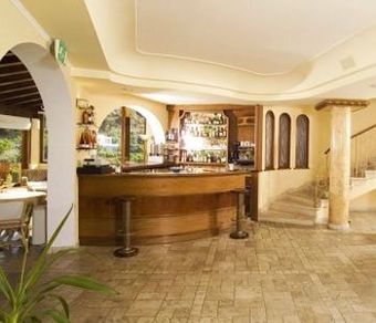 Hotel Tritone