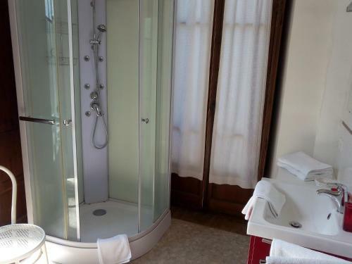 Hotel H�tel Castel De La Pique