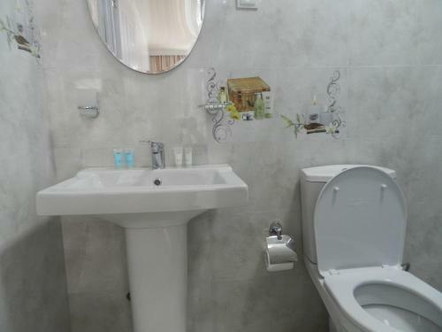 Hostal Tigran Guest House