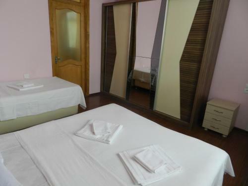 Hostal Tigran Guest House
