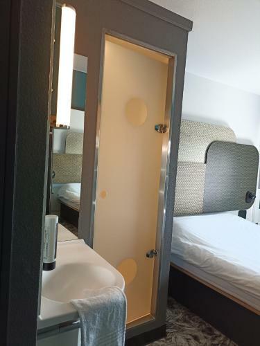 Hotel Ibis Budget Calais Coquelles Tunnel Sous La Manche