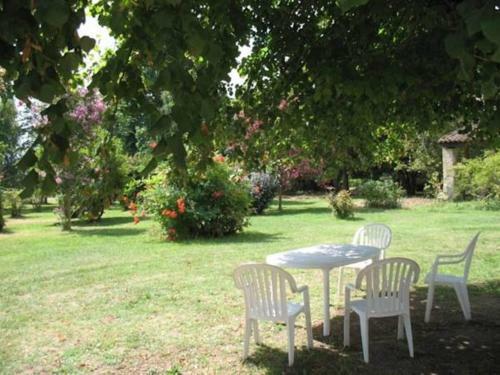 Hostal Chambres D'h�tes Le Chardon Fleuri