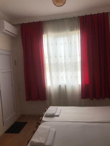 Hostal Guest House White House