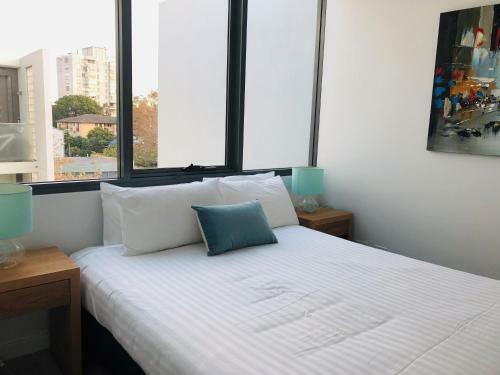Wyndel Apartments - Military