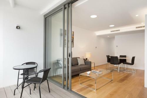 Wyndel Apartments - Military