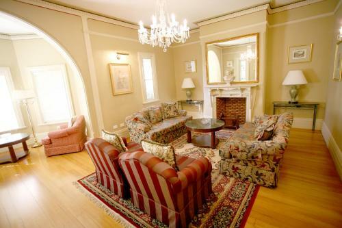 Darcy's Hotel