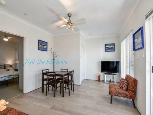 Renovated Apartment With Pool