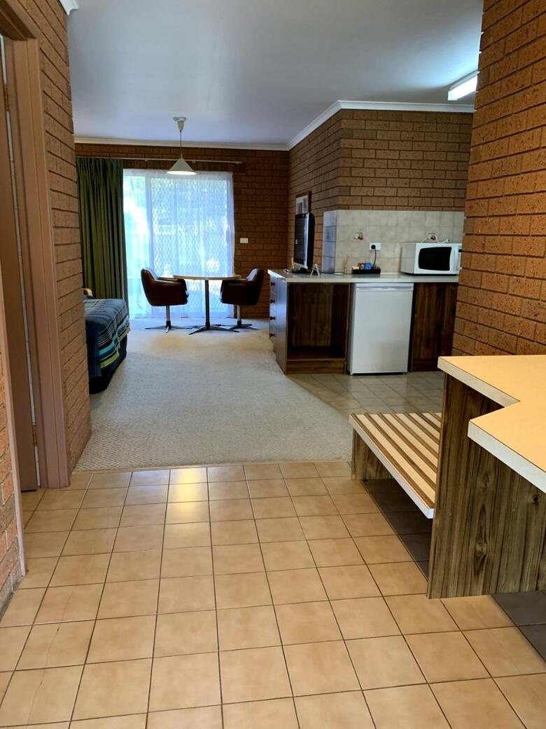 Kingswood Motel
