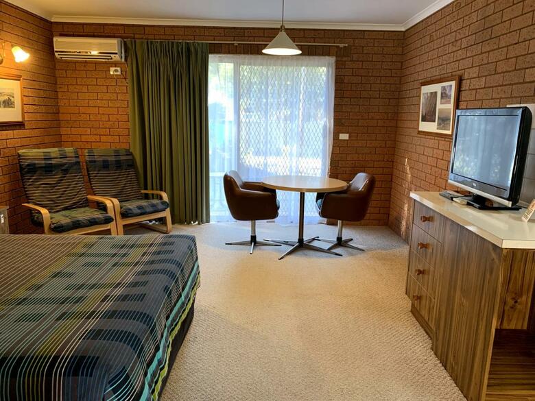 Kingswood Motel