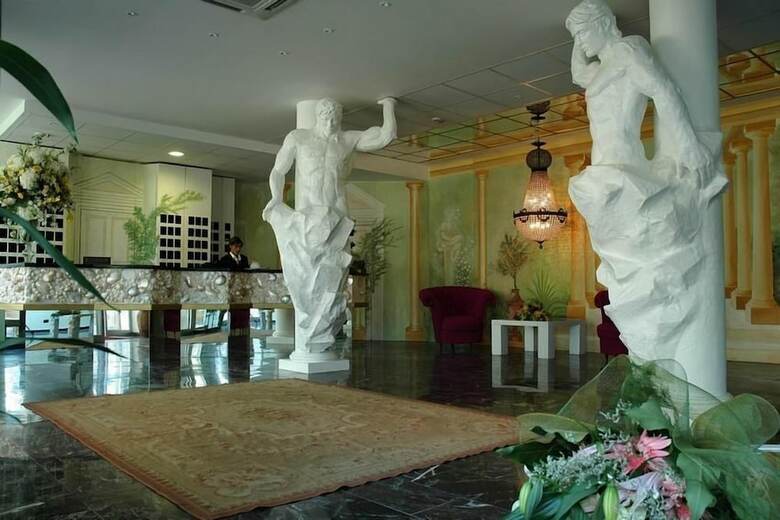 Domizia Palace Hotel