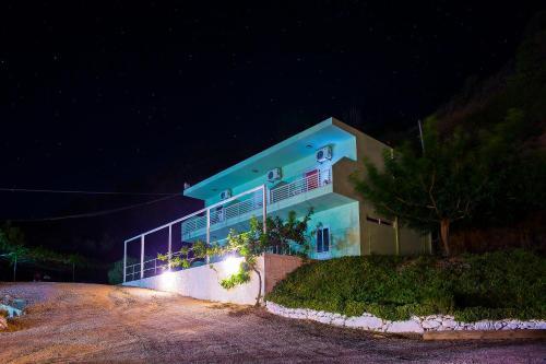 V&c Paradise Apartments